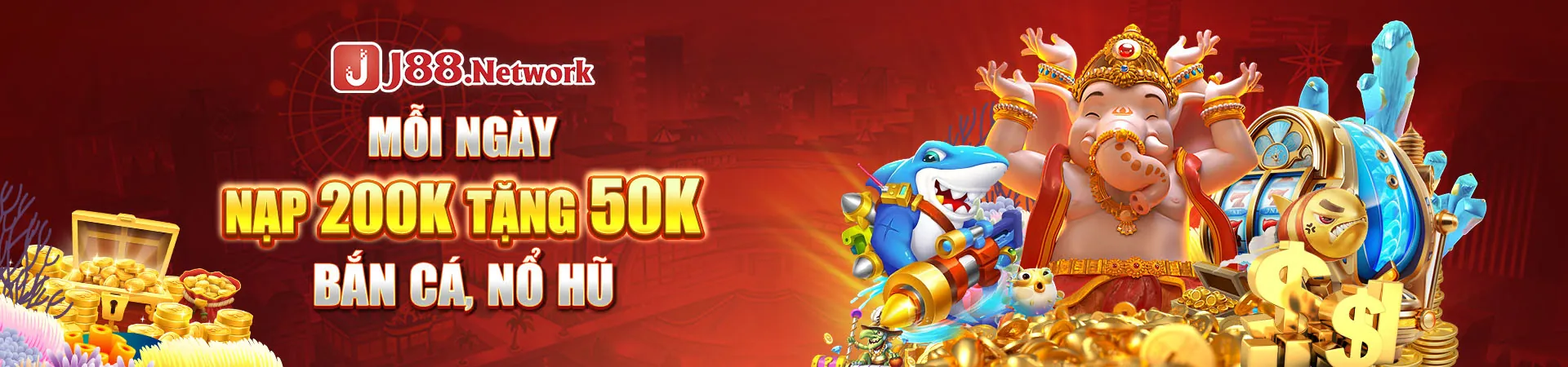 Bàn poker với các lá bài xếp hạng cao và người chơi tập trung